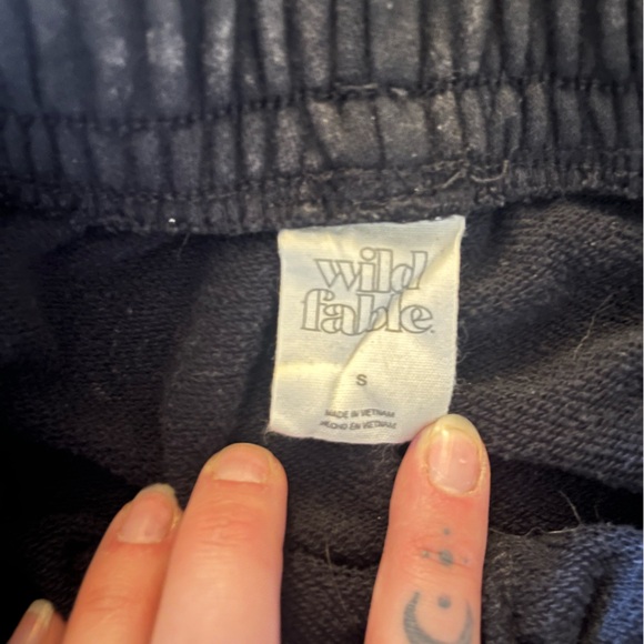 Wild Fable Women’s Charcoal Cargo Pants - Picture 3 of 3